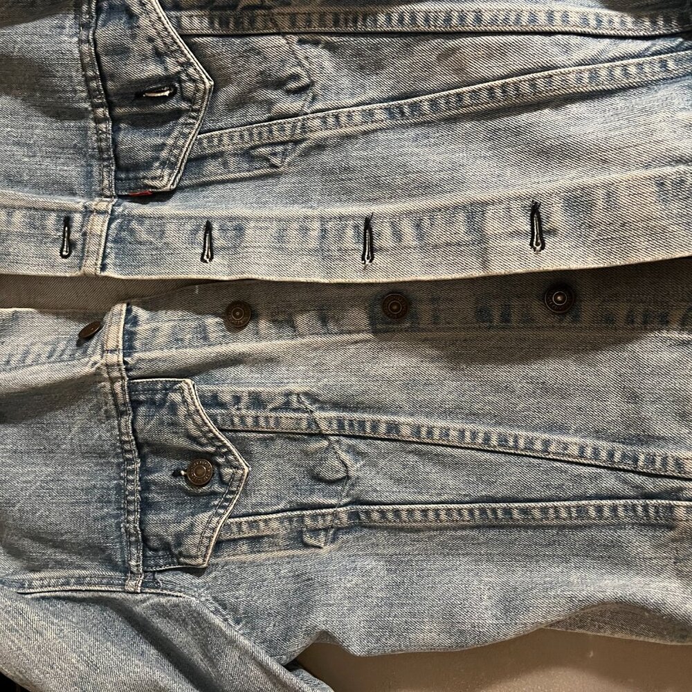 Authentic Levi's Denim Jacket - Picture 6 of 7